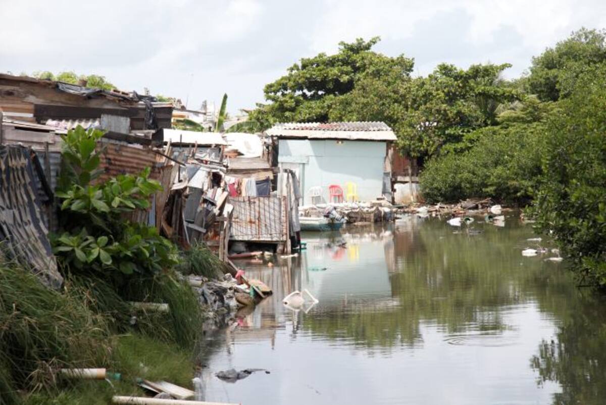 El sector "La Unión" es conocido por estar asentado en el caño Juan Angola, y su exponencial crecimiento a raíz de los rellenos al cuerpo de agua. Aroldo Mestre