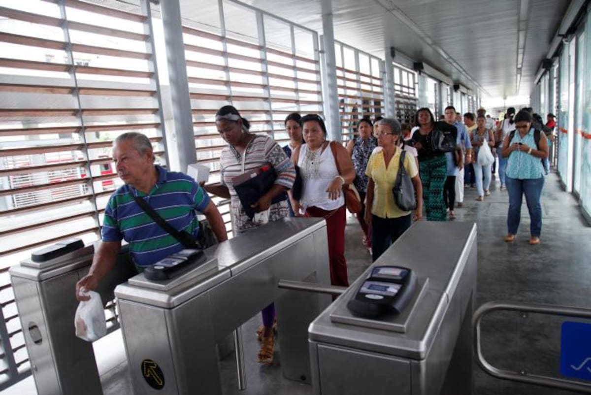 Ninguna persona se podrá colar en el Transcaribe. Habrá multas de 16 salarios mínimos diarios a quien atente contra el Sistema. //Archivo.