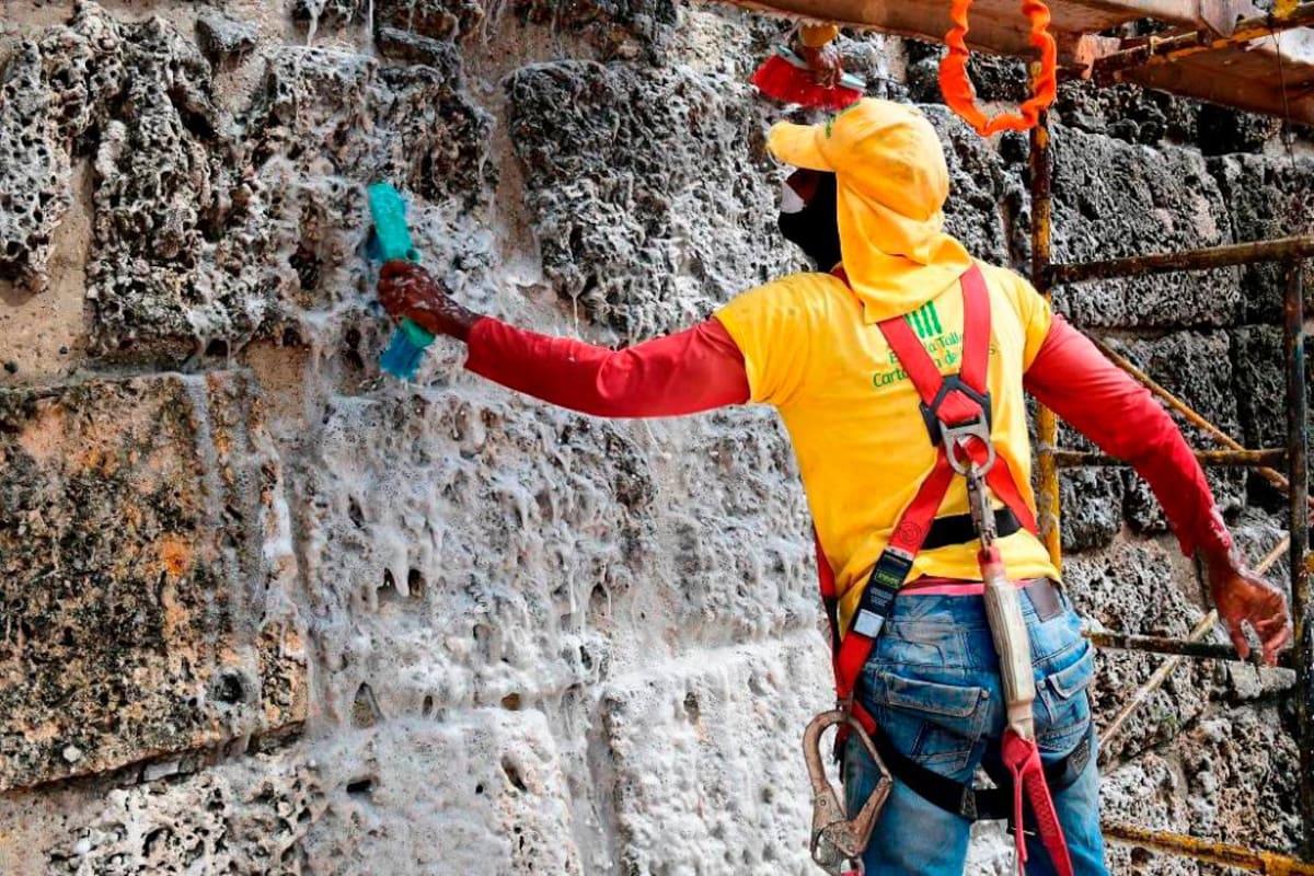 Ministerio del Trabajo suspendió limpieza de las murallas, ¿qué pasó?
