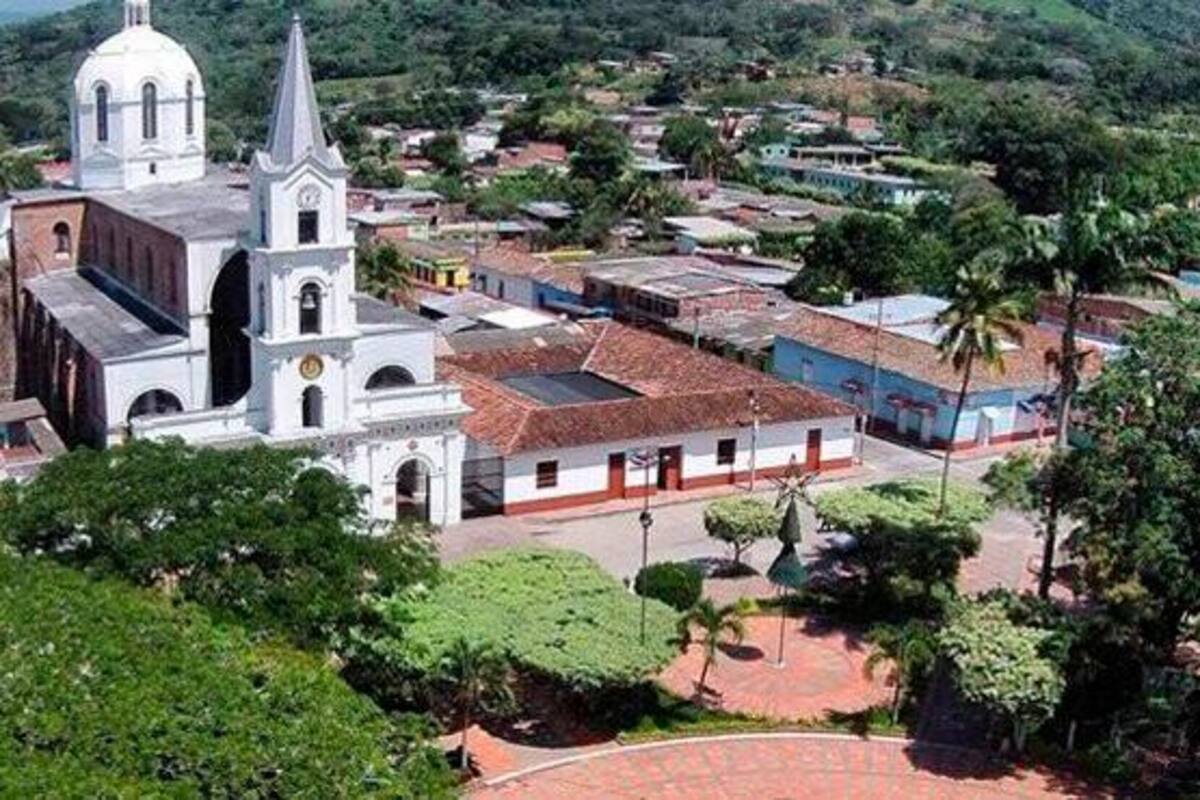 Grupo armado cerró la vía en Sardinata por operativo militar