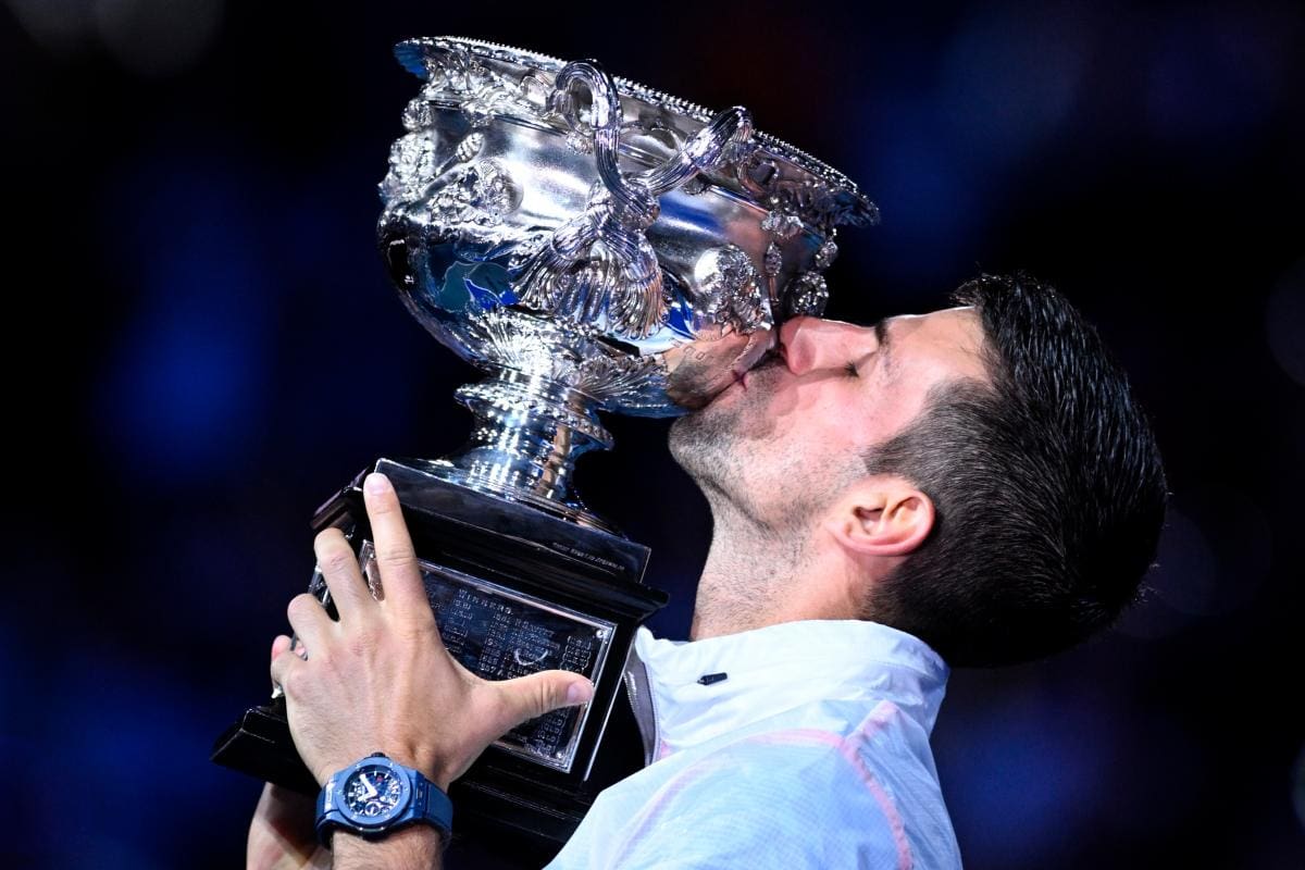 Djokovic ganó el Abierto de Australia e igualó a Nadal