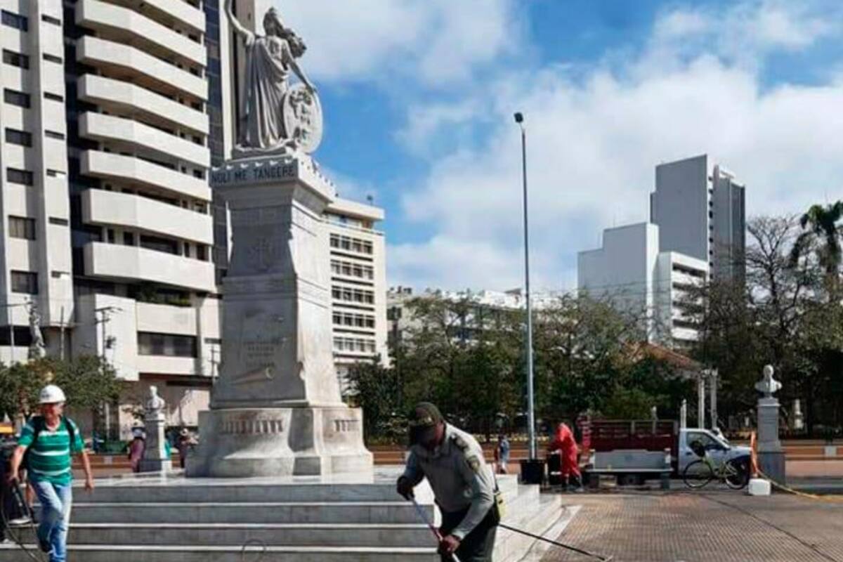 El patrullero que vela por la cultura, historia y patrimonio de Cartagena