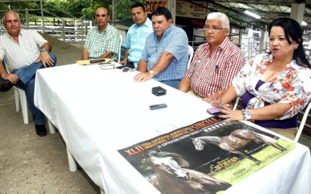 Directivos de la Feria Exposi-ción Agropecuaria, Industrial y Comercial de Sincelejo. EL UNIVERSAL