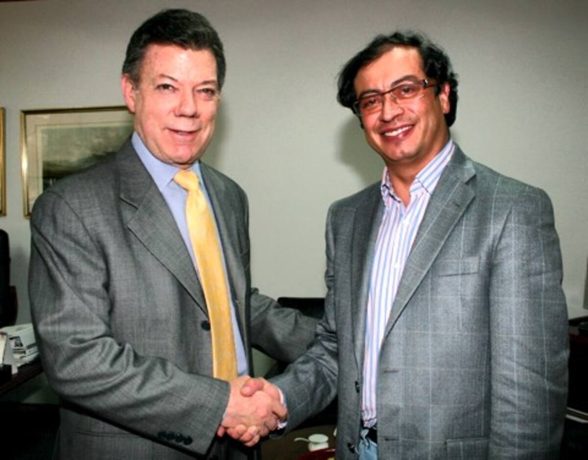 Del encuentro entre Santos y Petro el presidente electo se comprometió a convocar un diálogo nacional sobre las tierras y su concesión mafiosa; las víctimas y su reparación, y el tema del agua.