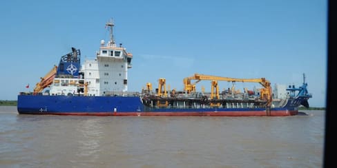 Declaran en cuarentena a draga que limpia el puerto de Barranquilla