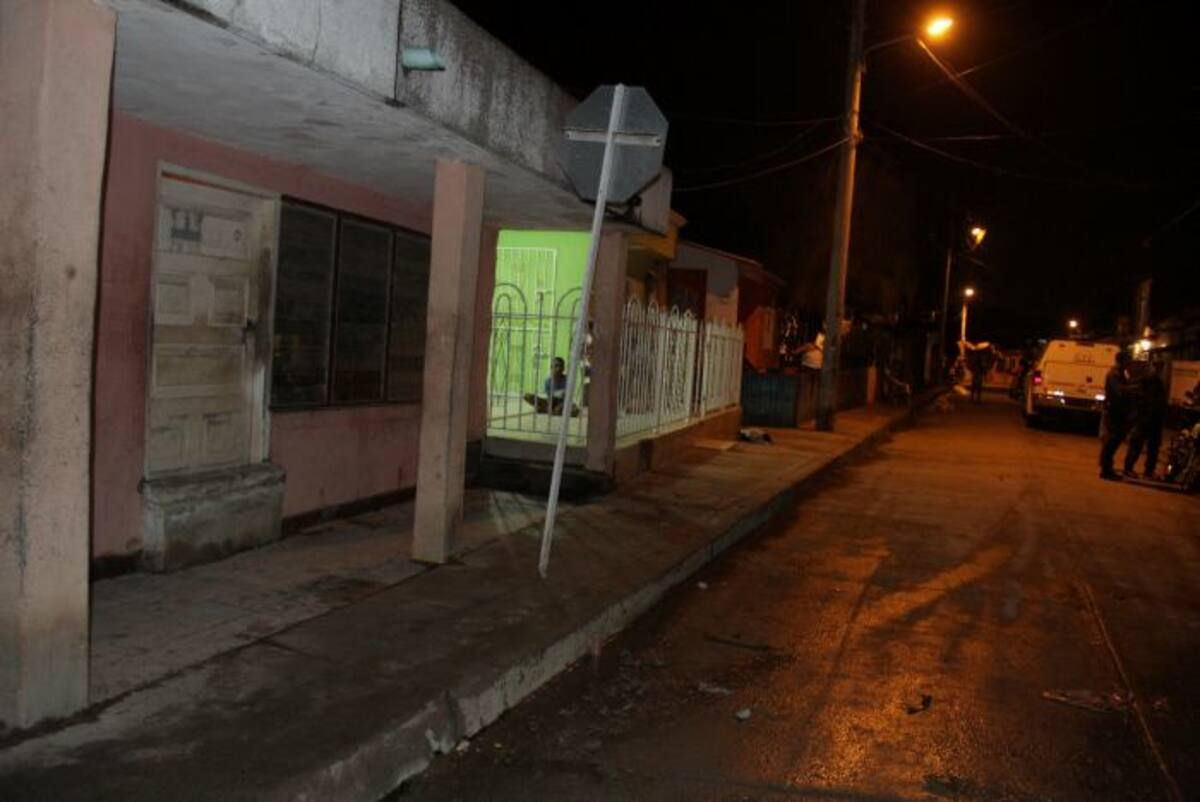 En este sitio cayó baleado Wilfran Iriarte, mientras se bañaba en un aguacero. foto el universal