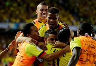 ¿Se acabarán los festejos y besos en el fútbol por el coronavirus?