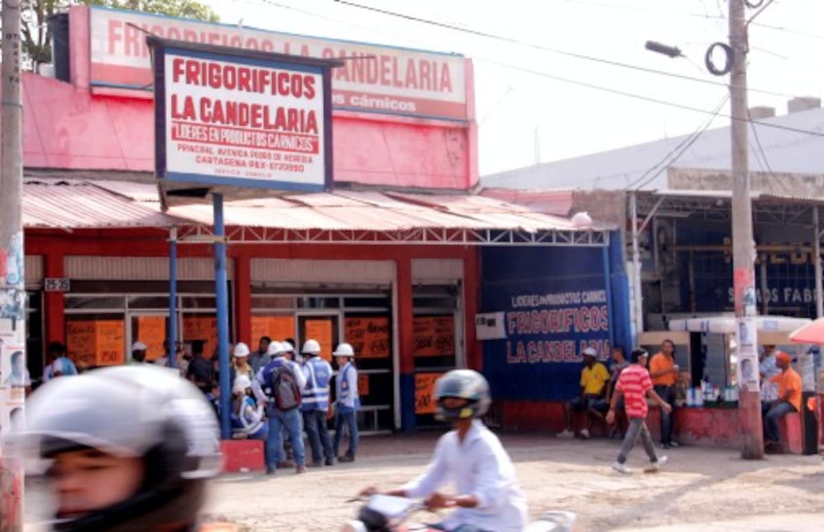 Los arrendatarios de locales comerciales en Bazurto piden que se fije un cronograma de trabajo estricto para que la intervención frente a sus negocios sea rápida y no cause mayor afectación económica. ZENIA VALDELAMAR – EL UNIVERSAL