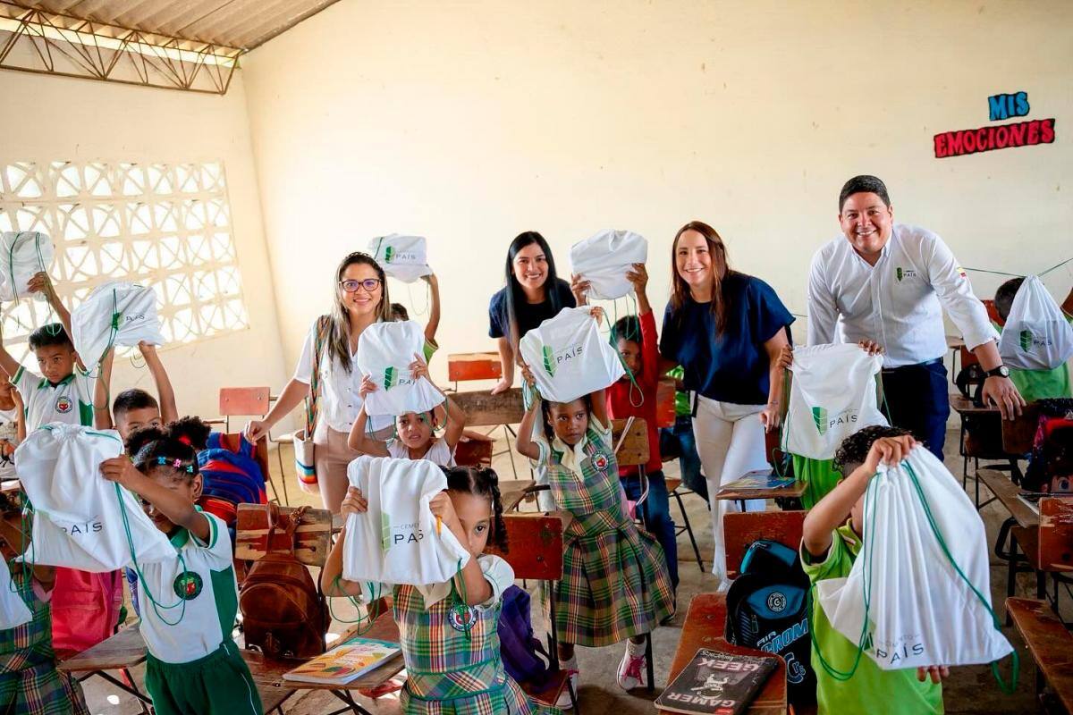 Gobernación de Bolívar entregará 2 mil kits escolares en el departamento