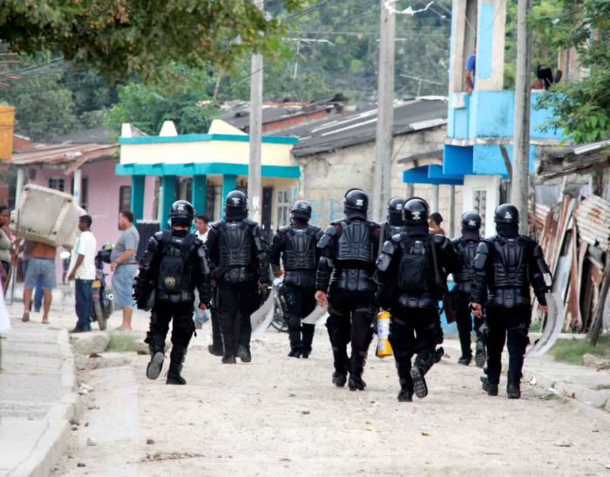 En diversas ocasiones la policía antimotines ha debido intervenir en los barrios para poner fin a los enfrentamientos entre pandilleros, Archivo El Universal