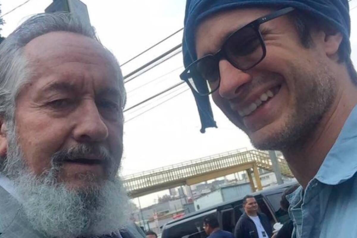 Falleció José Ángel García, padre de Gael García, por fibrosis pulmonar