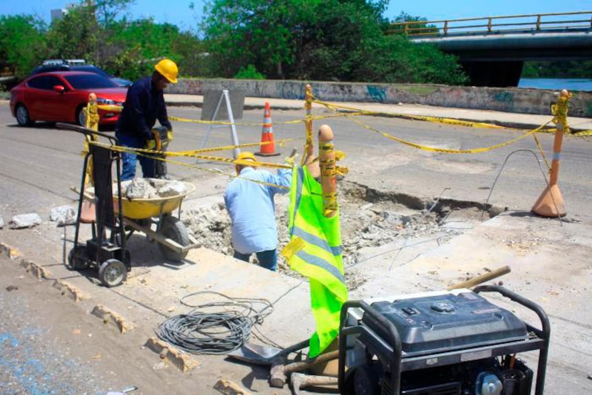 Atienden socavación en una placa de la vía del puente Heredia viejo