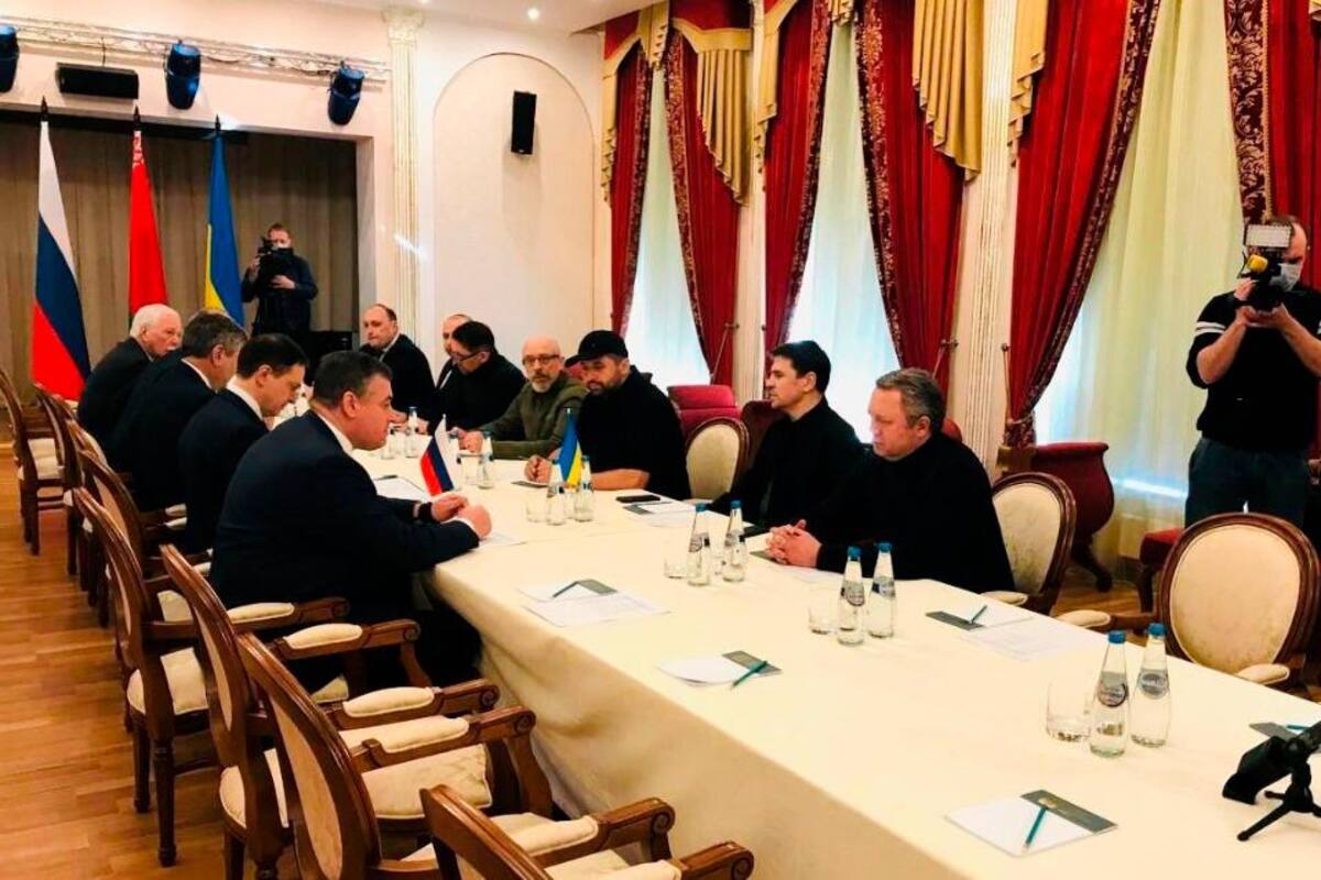 Rusia y Ucrania empiezan las negociaciones en la frontera bielorrusa