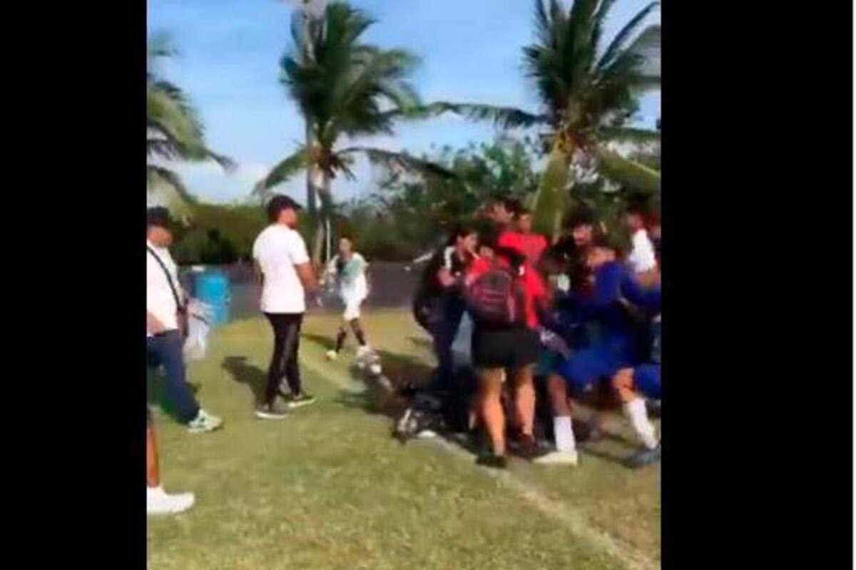 Video: tremenda pelea en partido de la Liga de Fútbol