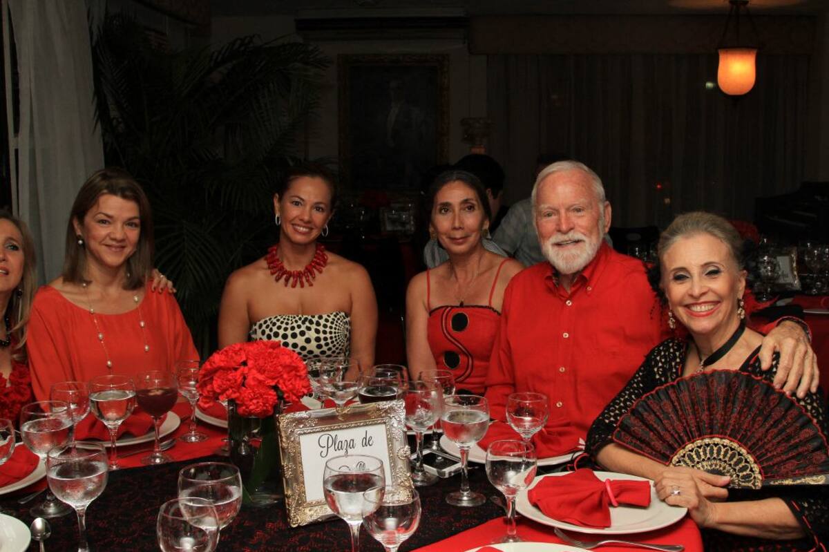 Aida Gerdts, Lina Durán, María del Rosario Piñeros, Richard Hoskins y Evelia González Porto.