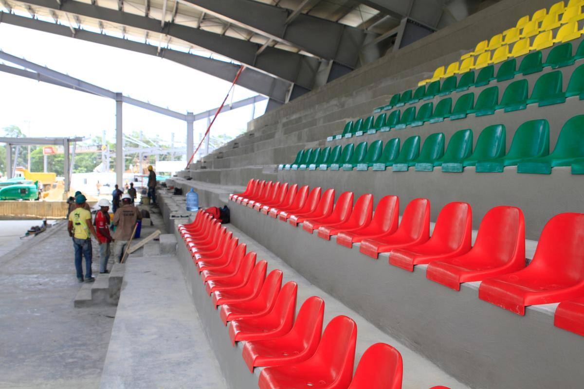 El Coliseo Mayor ya ha tomado forma en la Unidad Deportiva Departamental Rocky Valdez. //Julio Castaño - El universal.
