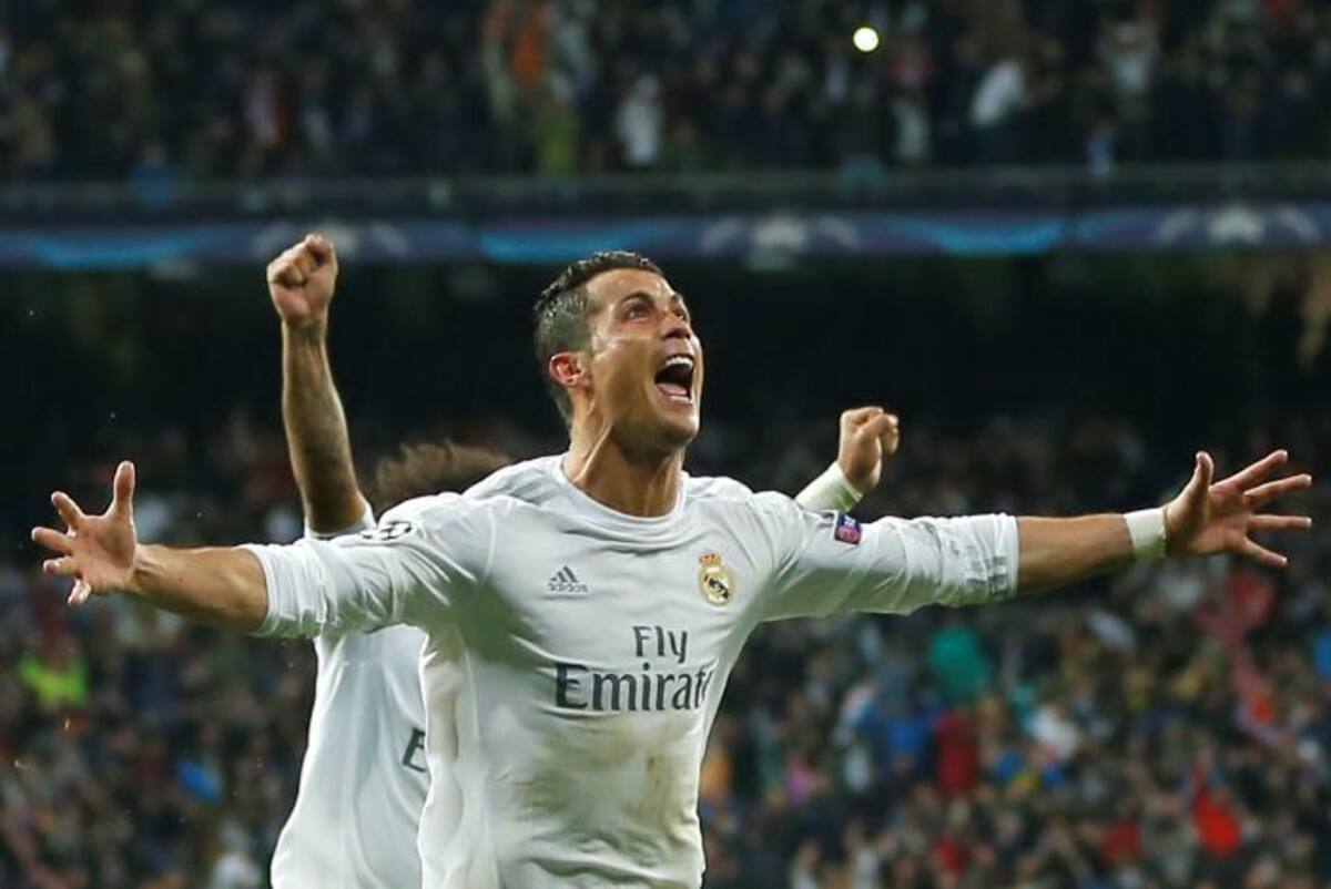 Cristiano Ronaldo clasificó a Real Madrid a semifinales de Champions con un triplete. AP Paul White