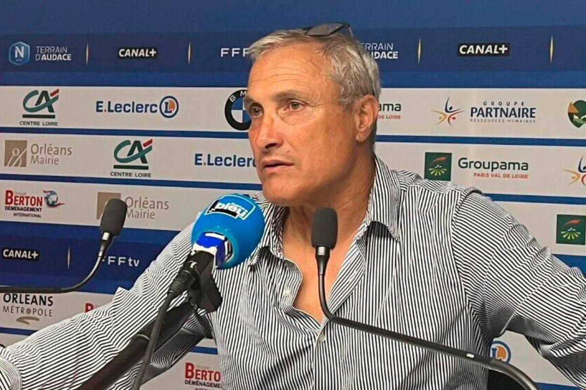 Por conductas racistas, entrenador es suspendido de su cargo