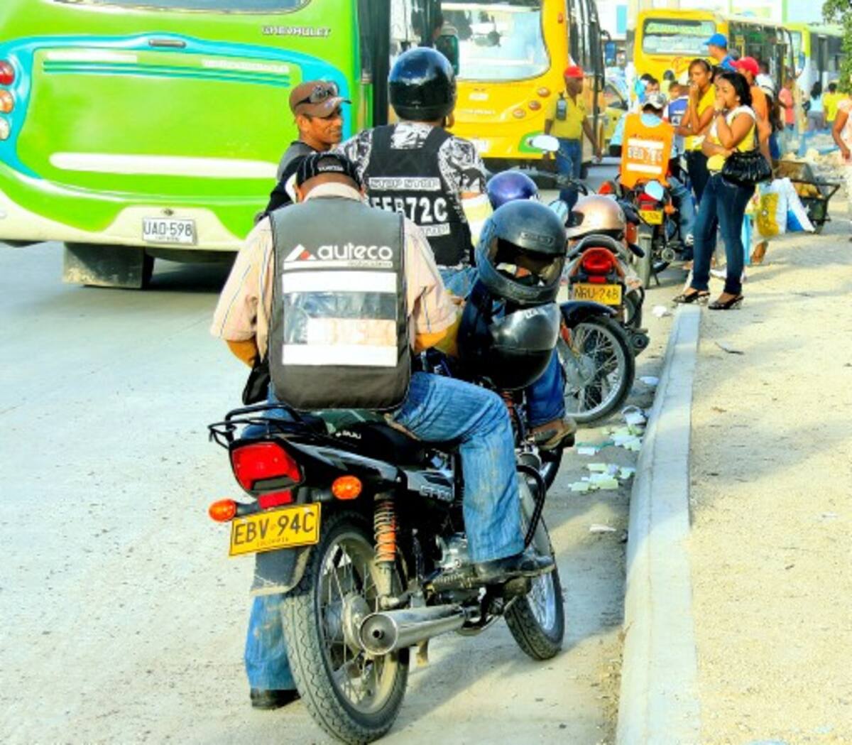 Conductores de motocicletas El universal