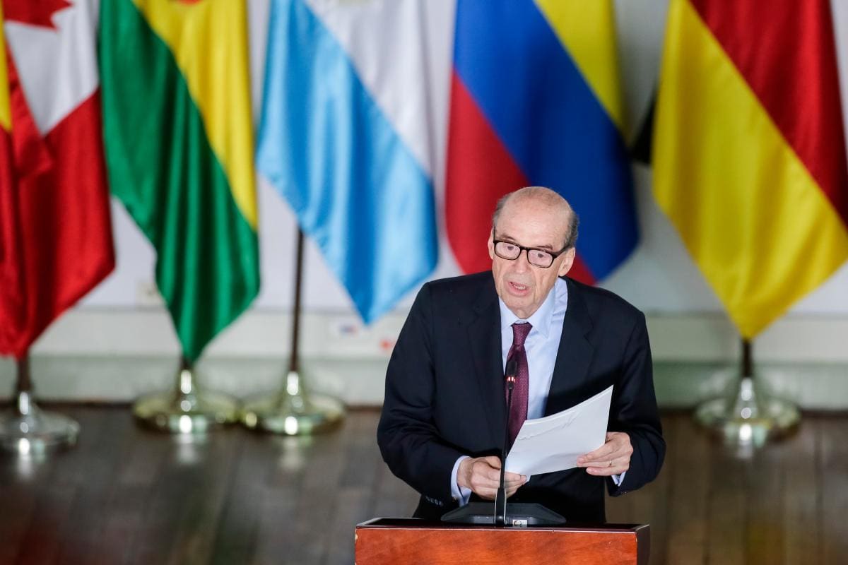 Canciller cuestionó credibilidad en Benedetti por “drogadicto”