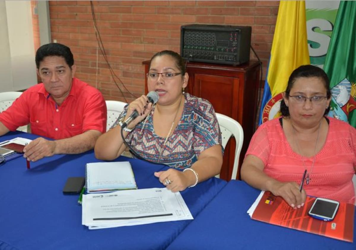 La mesa de trabajo coordinada por el DNP estuvieron presentes los alcaldes de todos los municipios del departamento de Sucre. El Universal.