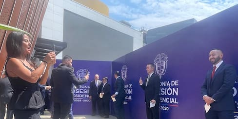 La ‘Pasarela Azul’: el desfile que robó cámara antes de la posesión presidencial