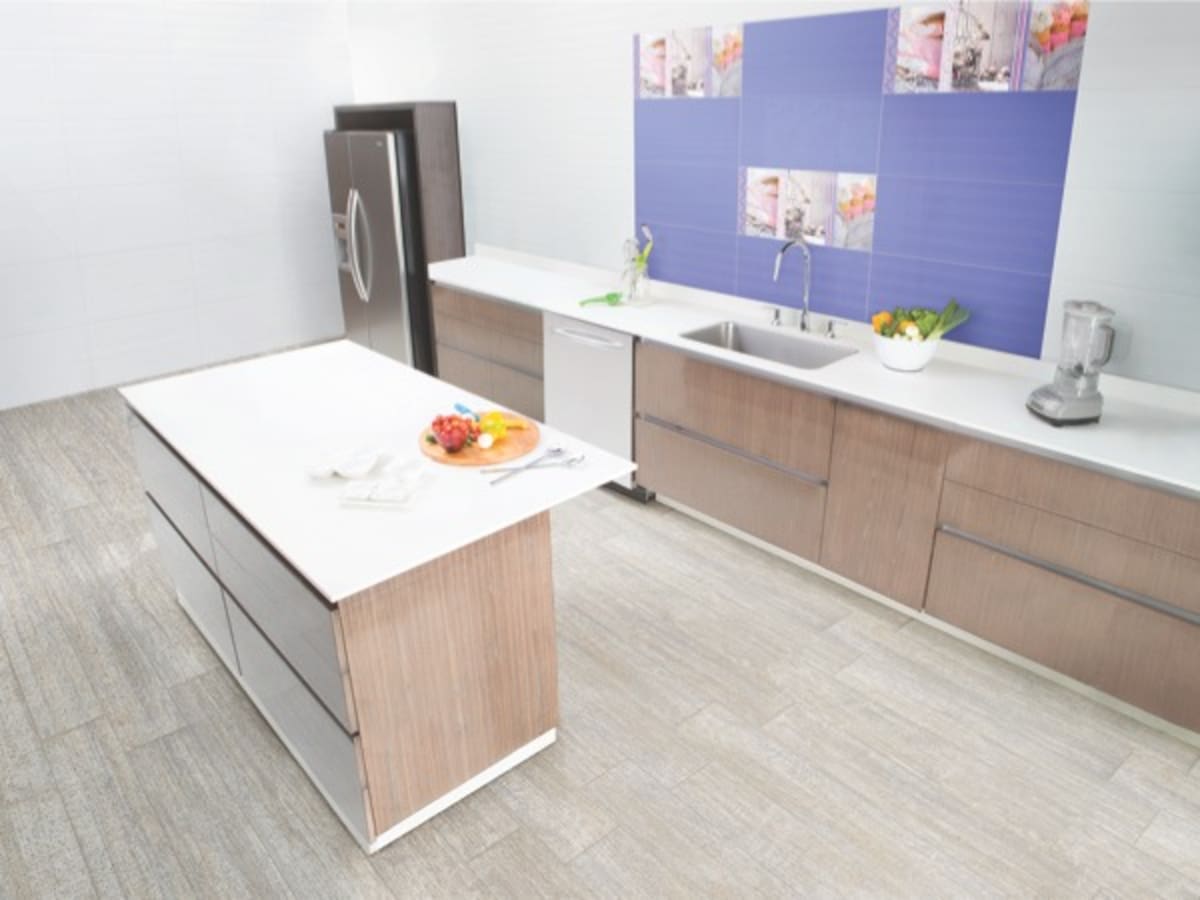 La estética es importante, al igual que la funcionalidad: muebles cómodos, con dimensiones que estén de acuerdo con el metraje, y de fácil instalación y mantenimiento.