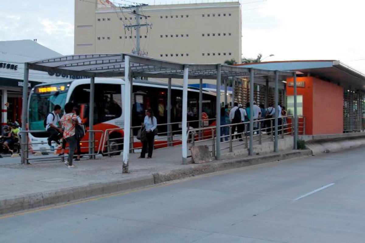 Video: nuevo ‘encontrón’ entre usuarios y vendedores en Transcaribe