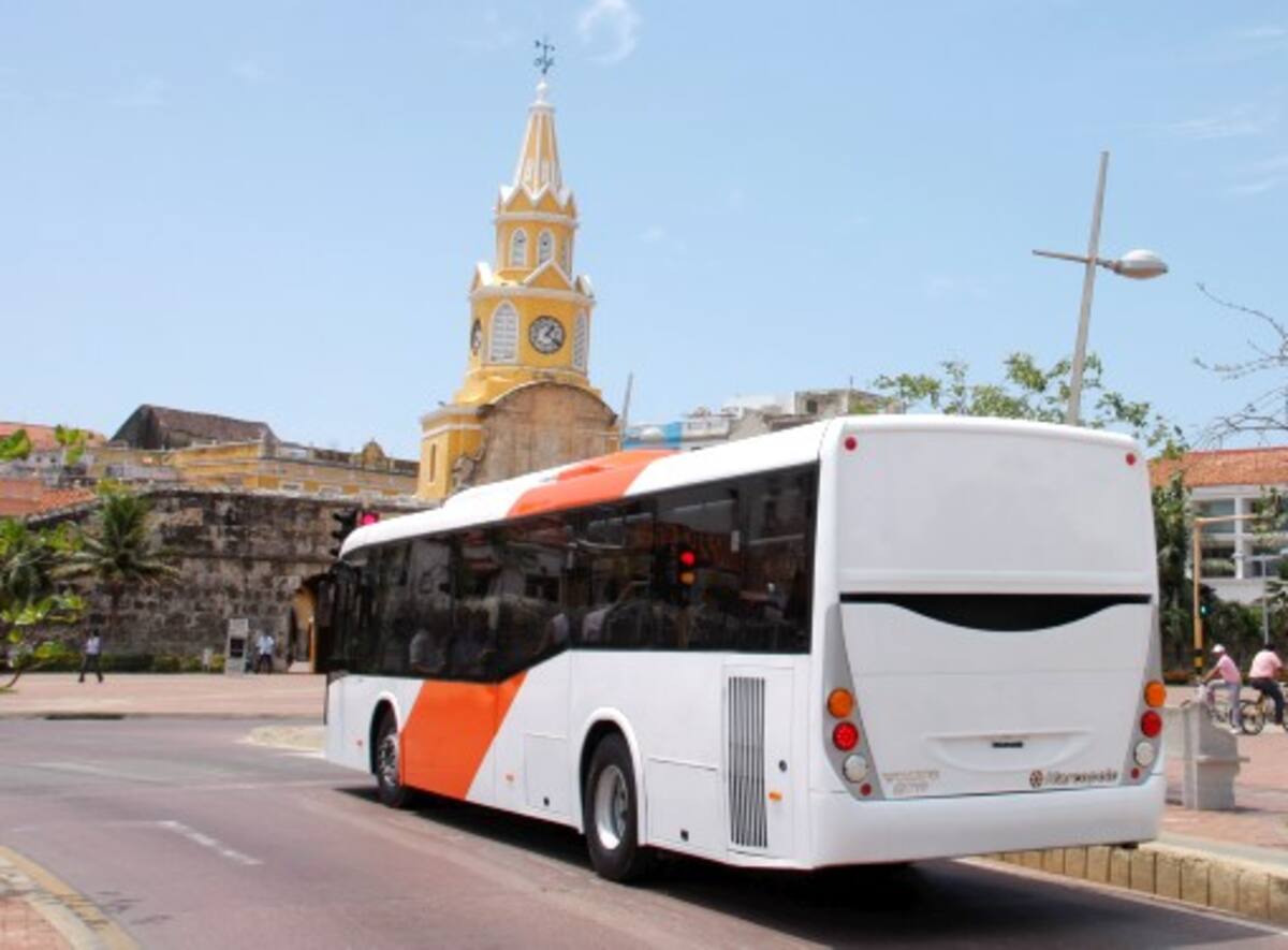 Los vehículos de modelo Gran Viale y motor Volvo tienen capacidad para 80 pasajeros y características especiales para resistir la salinidad y temperaturas altas de la ciudad. ZENIA VALDELAMAR – EL UNIVERSAL