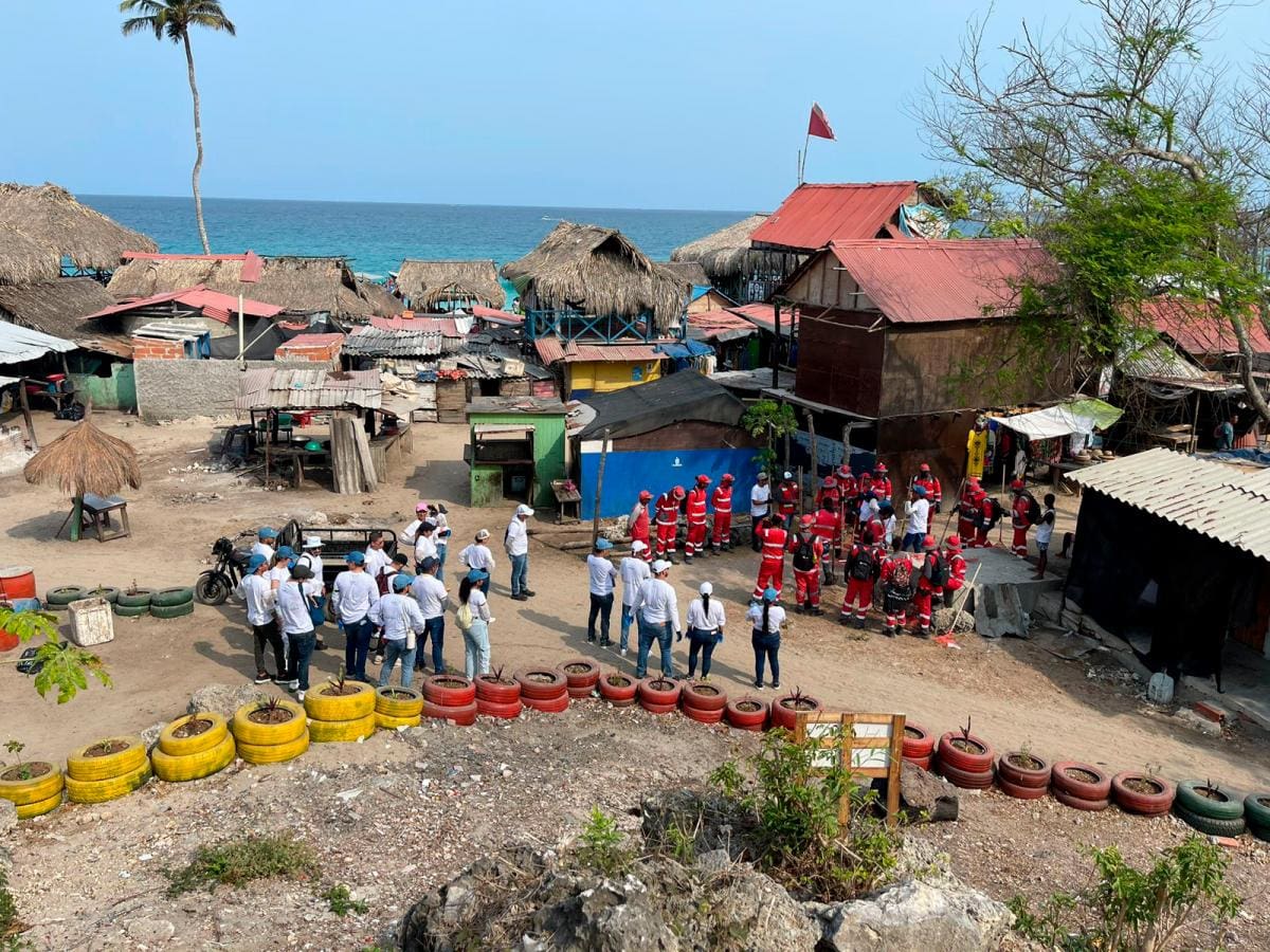 La jornada de limpieza en Playa Blanca, liderada por Veolia, fue un éxito. //Fotos: Cortesía