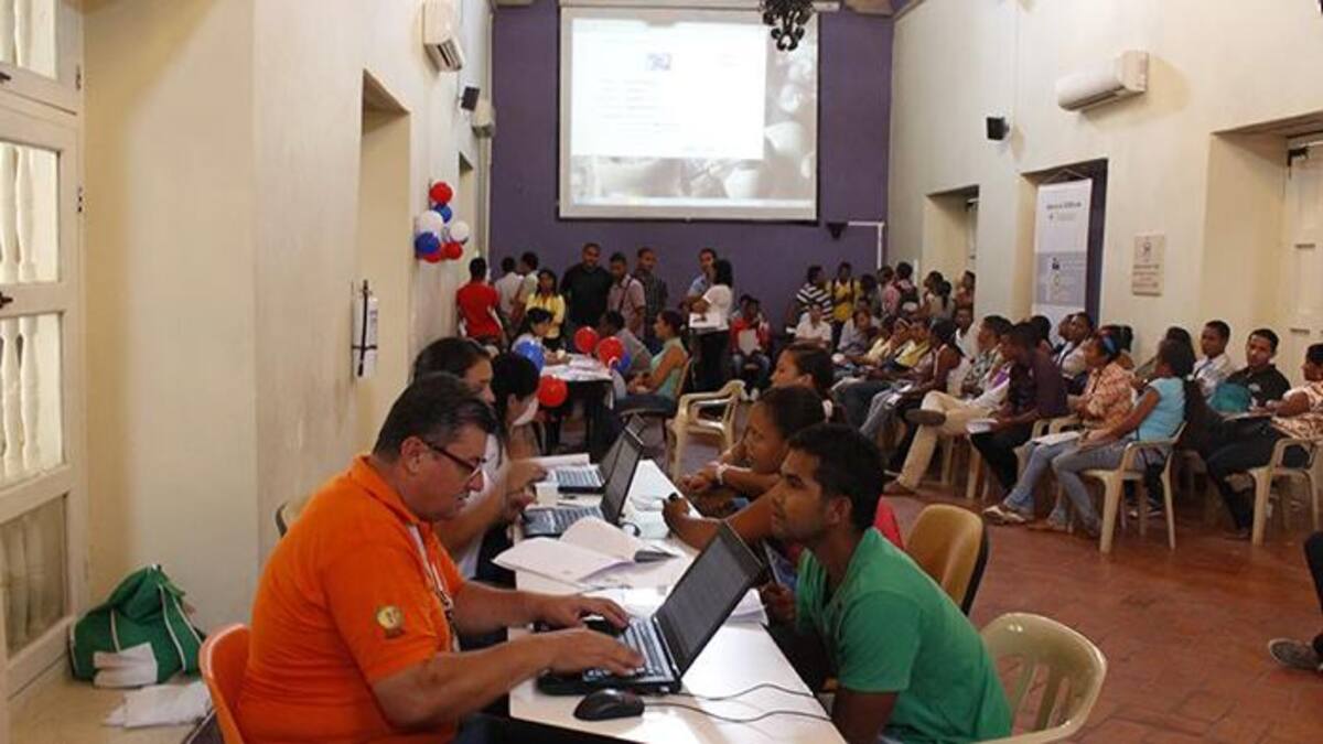 Es importante señalar que para aplicar a uno de los cargos, la persona tiene que haber registrado su hoja de vida en el aplicativo de la Agencia Pública de Empleo. ARCHIVO