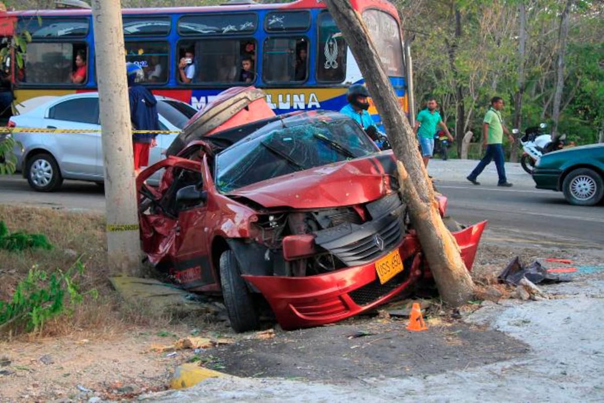 Así quedó el carro particular. // Julio Castaño