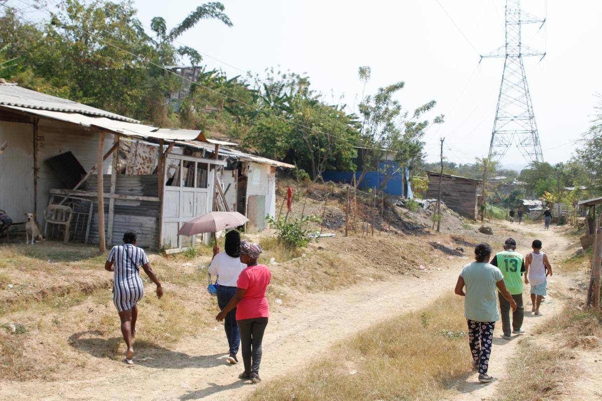 Líder social de los Cerros de Albornoz vuelve a denunciar acciones en su contra