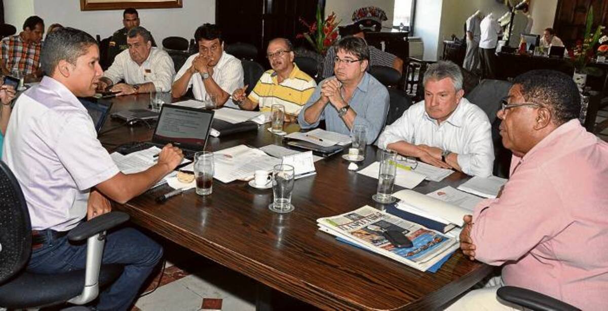 A la reunión de junta directiva de Transcaribe asistieron el alcalde Campo Elías Terán Dix, José López Amarís, gerente de Transcaribe, entre otros miembros. Tambien, los concejales. Eliécer Pallares-Alcaldía