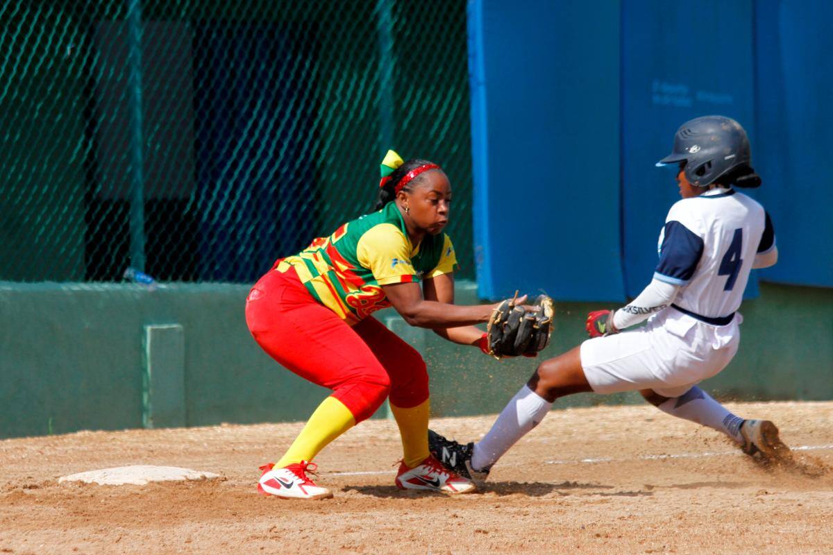 Bolívar y Bogotá debutan con triunfo en el Nacional de Sóftbol Femenino