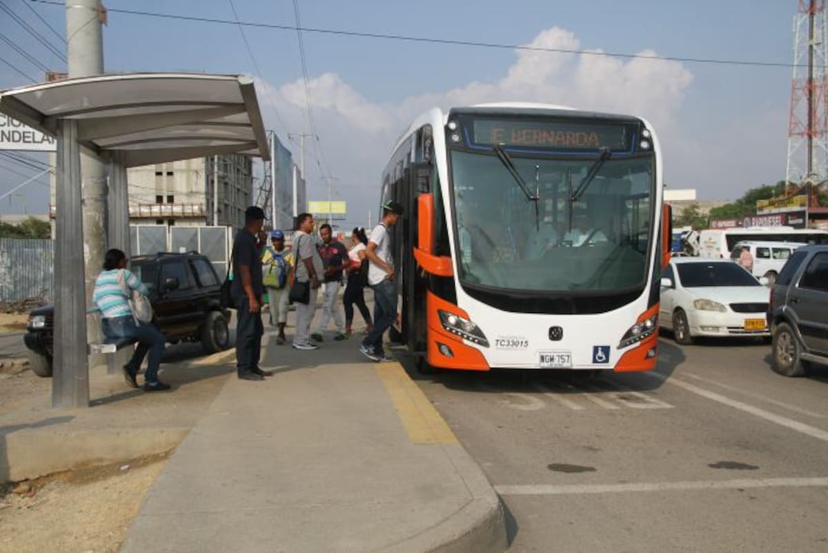 Paradero ubicado al frente de Villas de La Candelaria, en La Cordialidad. //Oscar Díaz.