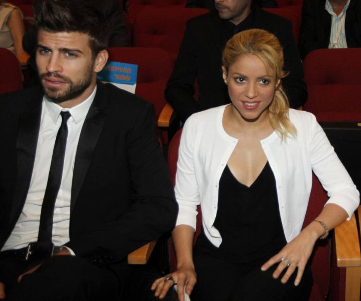 "Estamos felices de anunciar el nacimiento de Milan Piqué Mebarak, hijo de Shakira Mebarak y Gerard Piqué, nacido el 22 de Enero a las 21:36 h (20h36 GMT), en Barcelona, España", escribieron en ambas redes sociales y en la página web oficial de Shakira