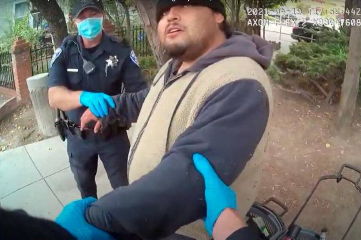 Un detenido latino murió tras ser reducido por la policía en California
