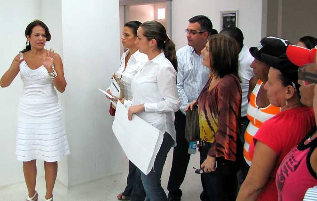 Alcaldesa Pinedo defiende operación de nuevos hospitales. ARCHIVO
