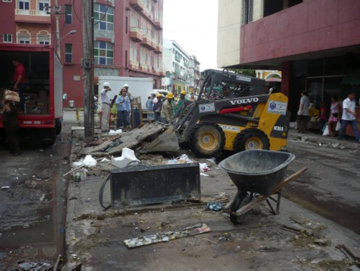 Algunos vendedores dicen que el desalojo se hizo sin previo aviso. FOTO RUBEN DARIO ALVAREZ-ELUNIVERSAL