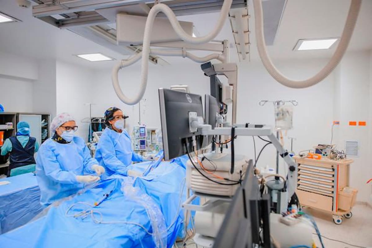El sector salud está enfrentando la pandemia sólo: médicos