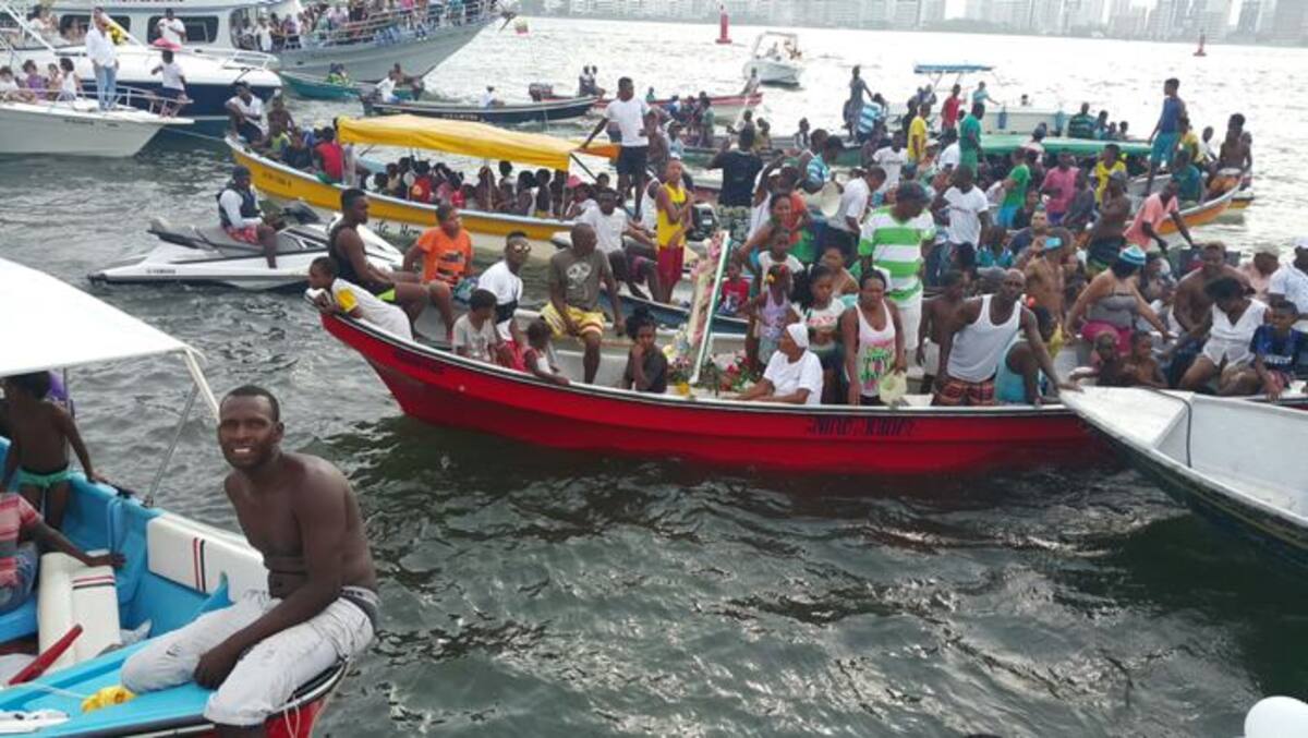 Pescadores y lancheros de Barú, y fieles de algunas parroquias de Cartagena como la de Bocagrande y El Laguito?se reunieron en torno a la fe e iniciaron una procesión acuática desde el muelle La Bodeguita. EL UNIVERSAL