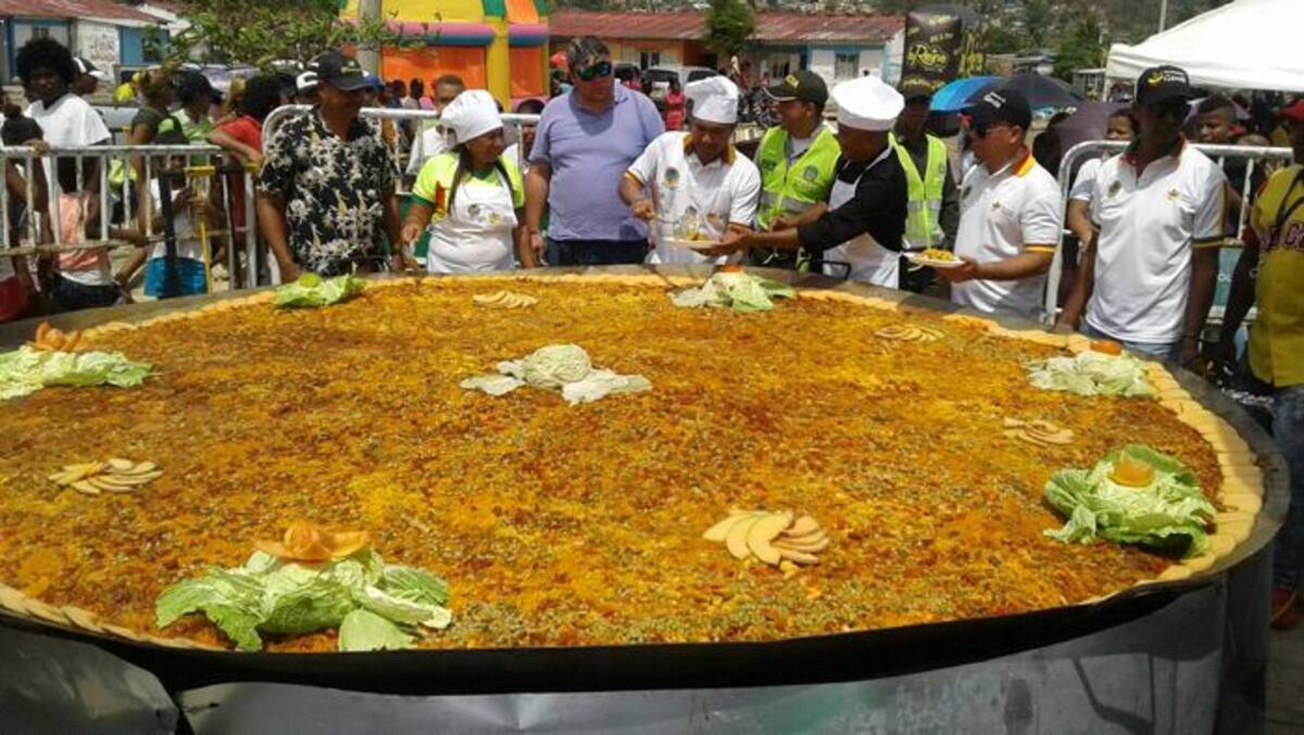 La exquisita receta fue hecha para más de 3 mil personas de manera gratis. Julio Castaño/ El Universal