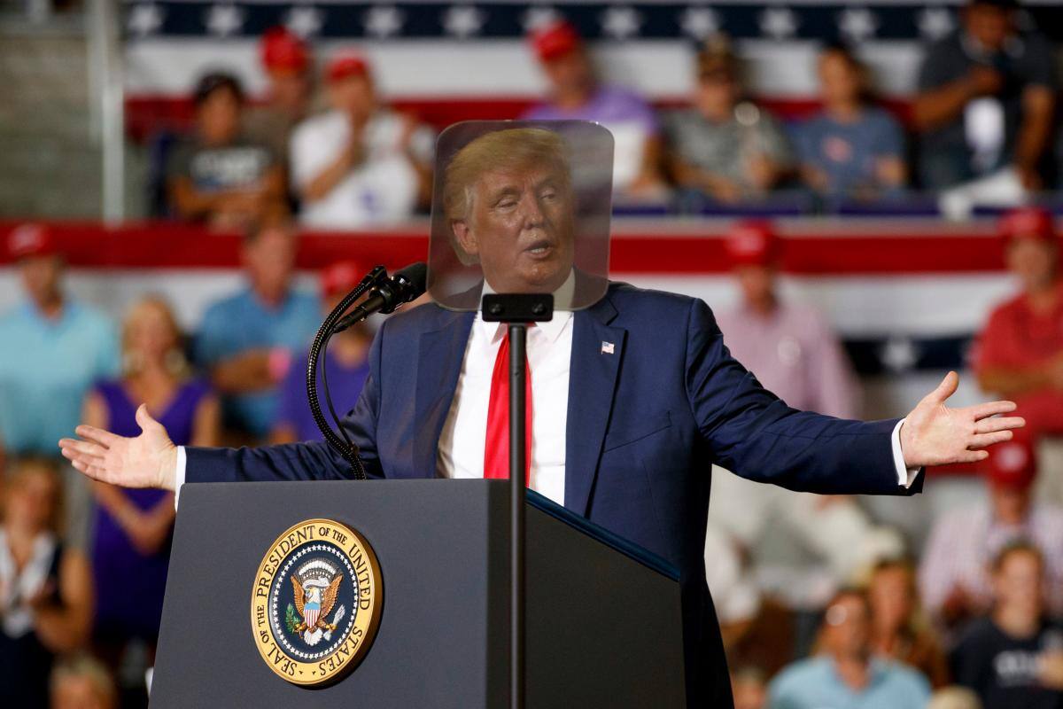 ¡Envíenla de vuelta!, los cánticos racistas en acto de Trump que sacuden EEUU