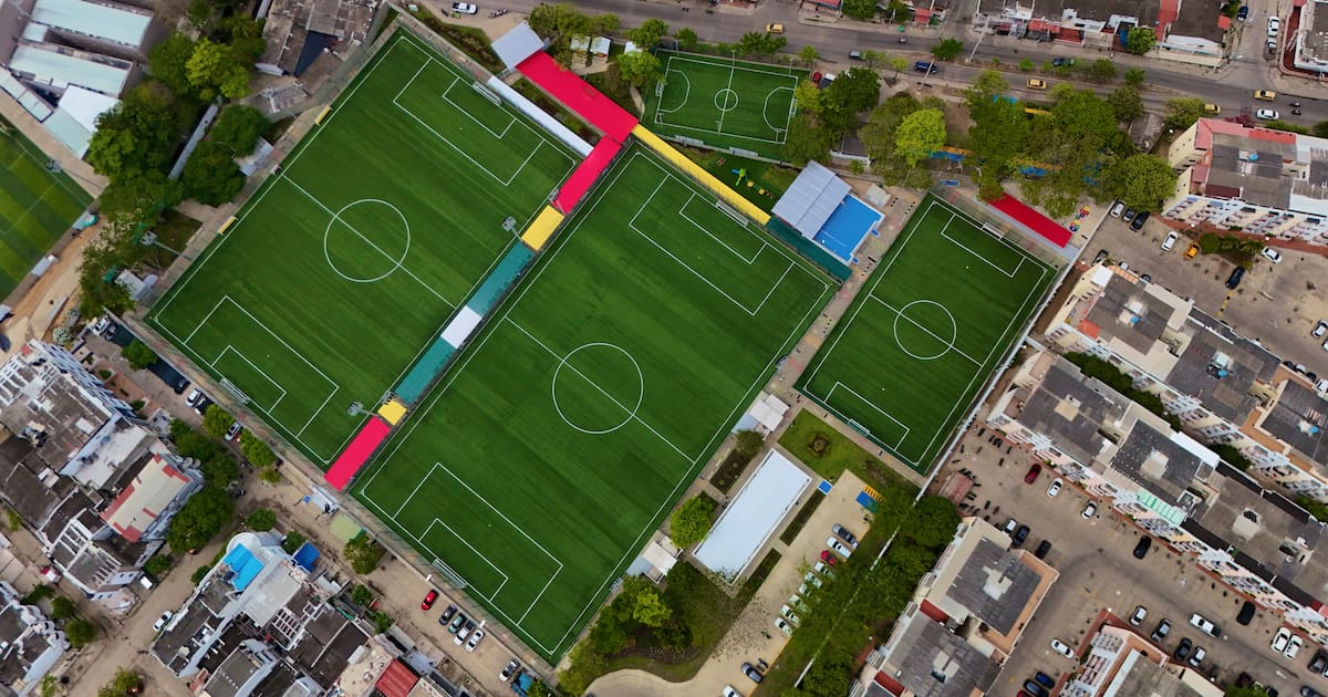 Fotos: Así quedaron las canchas de fútbol de Alameda La Victoria tras las obras