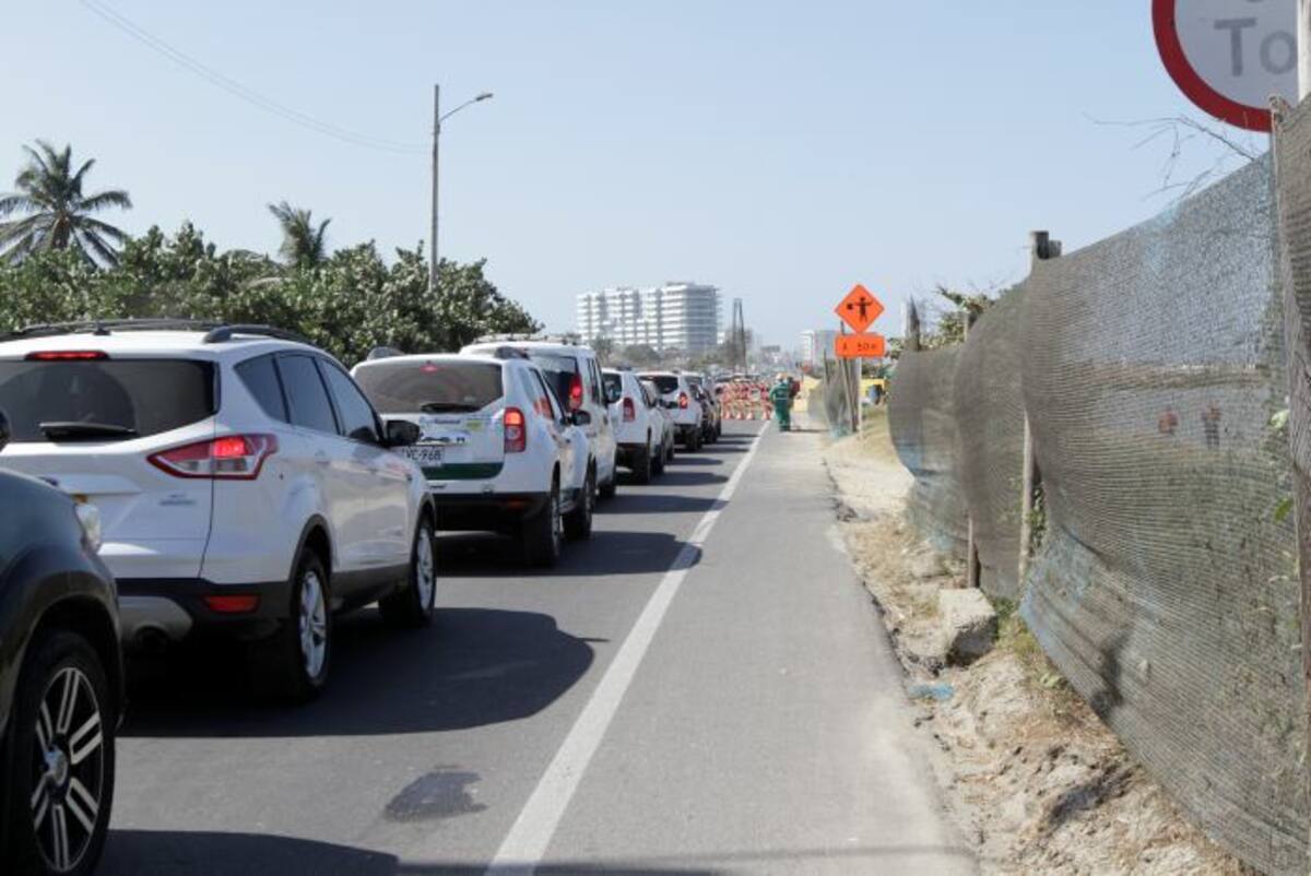 El ministro de Transporte, recorrió el lugar junto al gobernador Dumek Turbay; el alcalde (e) Sergio Londoño y el gerente de la Concesión Costera, Miguel Acosta. Julio Castaño.