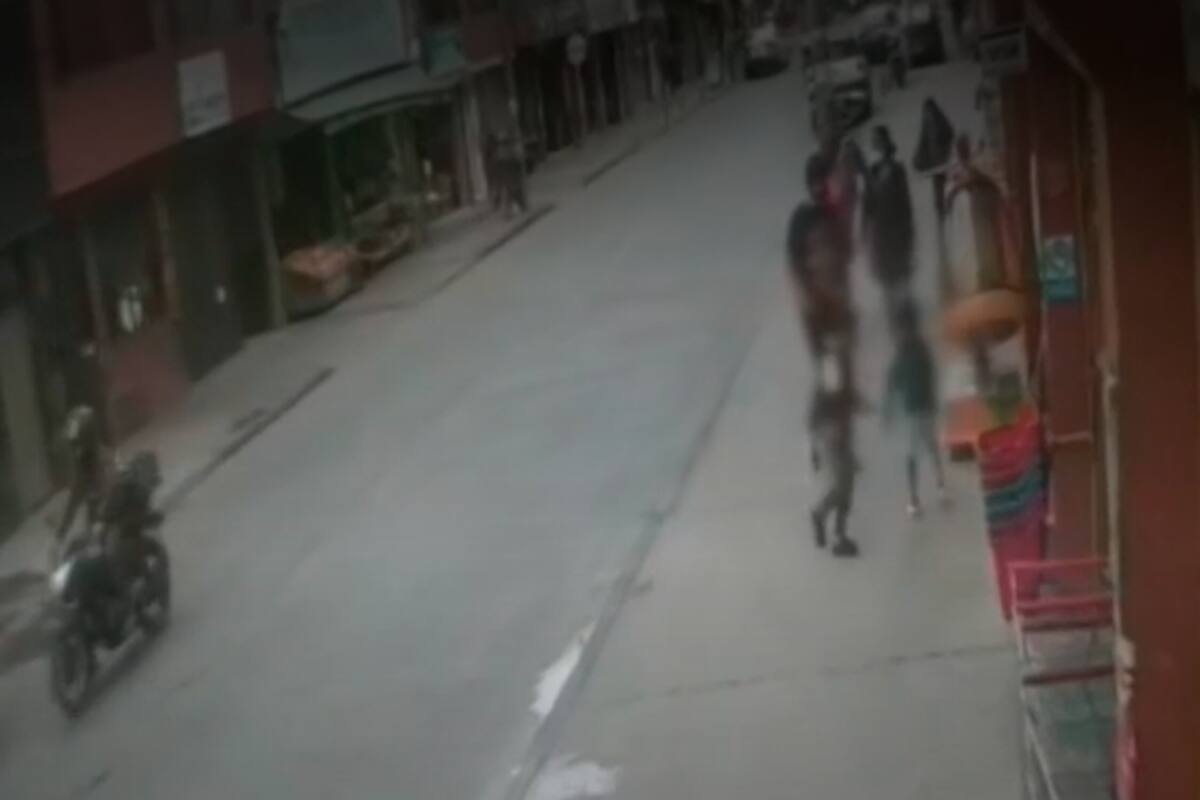 Por aparente imprudencia de motos: dos hermanos de 4 y 5 años están graves