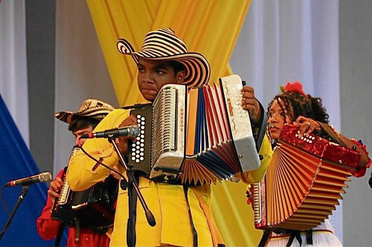Los niños del vallenato del Turco Gil.