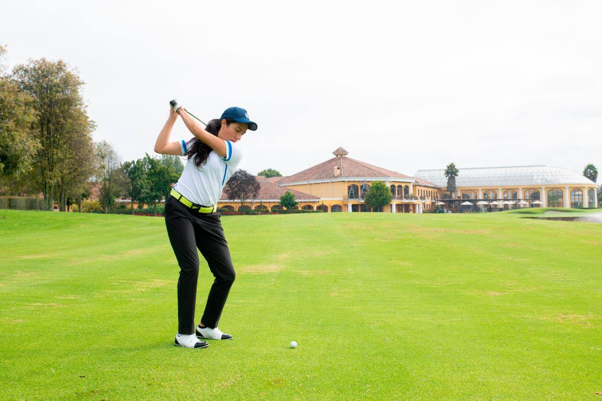 “Buscamos impulsar el golf femenino en el país”
