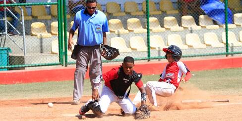 Bravitos de Lemaitre gana y empata la serie 1-1 a Jackies